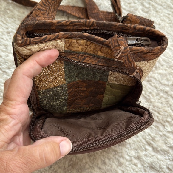 Donna Sharp Quilted Patchwork Small Crossbody Bag/Purse- Great Condition - Picture 6 of 7